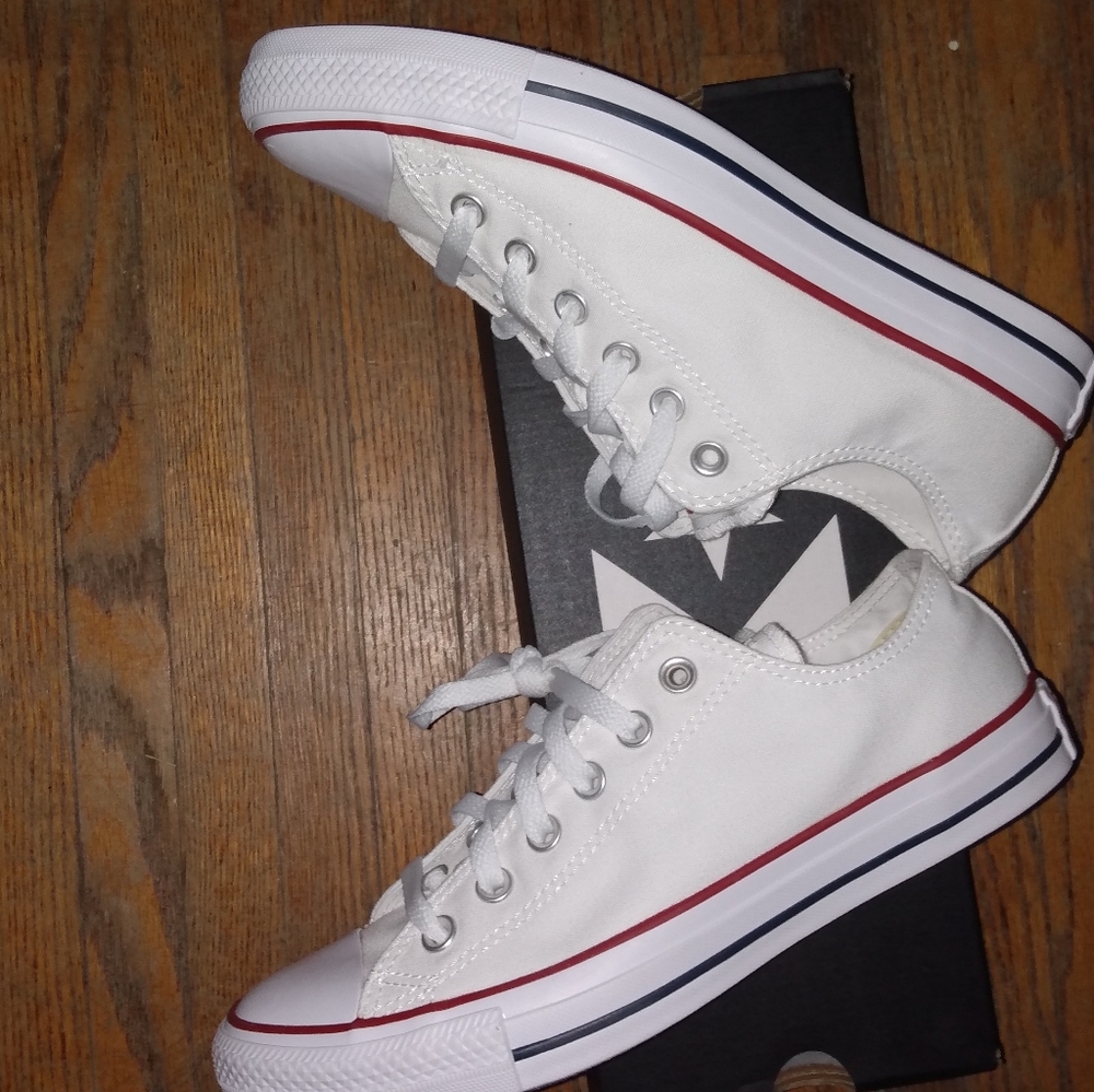 CONVERSE Unisex Chuck Taylors All Star Low Optical White.